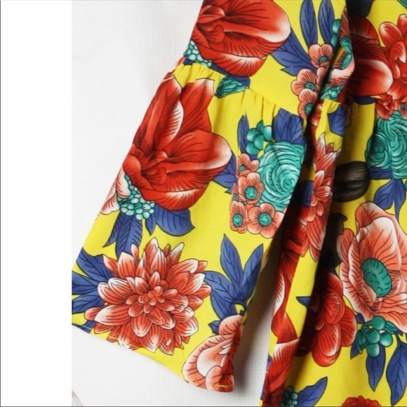 Boho Floral V-N City Front/Back Top - Picture 4 of 10